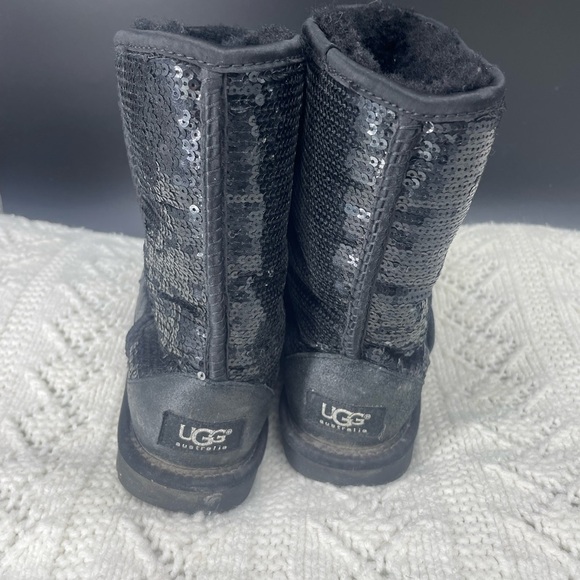 3/$30 UGG Women’s 6 Black Sequin Sheepskin Lined Boots Party Sparkle Diva Comfy - Picture 3 of 7